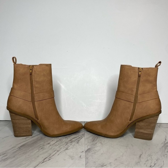 DV by Dolce Vita Nilano Light Brown Harness Heeled Bootie 9 1/2 - Picture 5 of 14